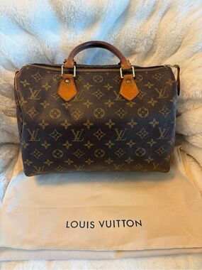 Louis Vuitton Monogram Speedy 30 with Dustbag and COA